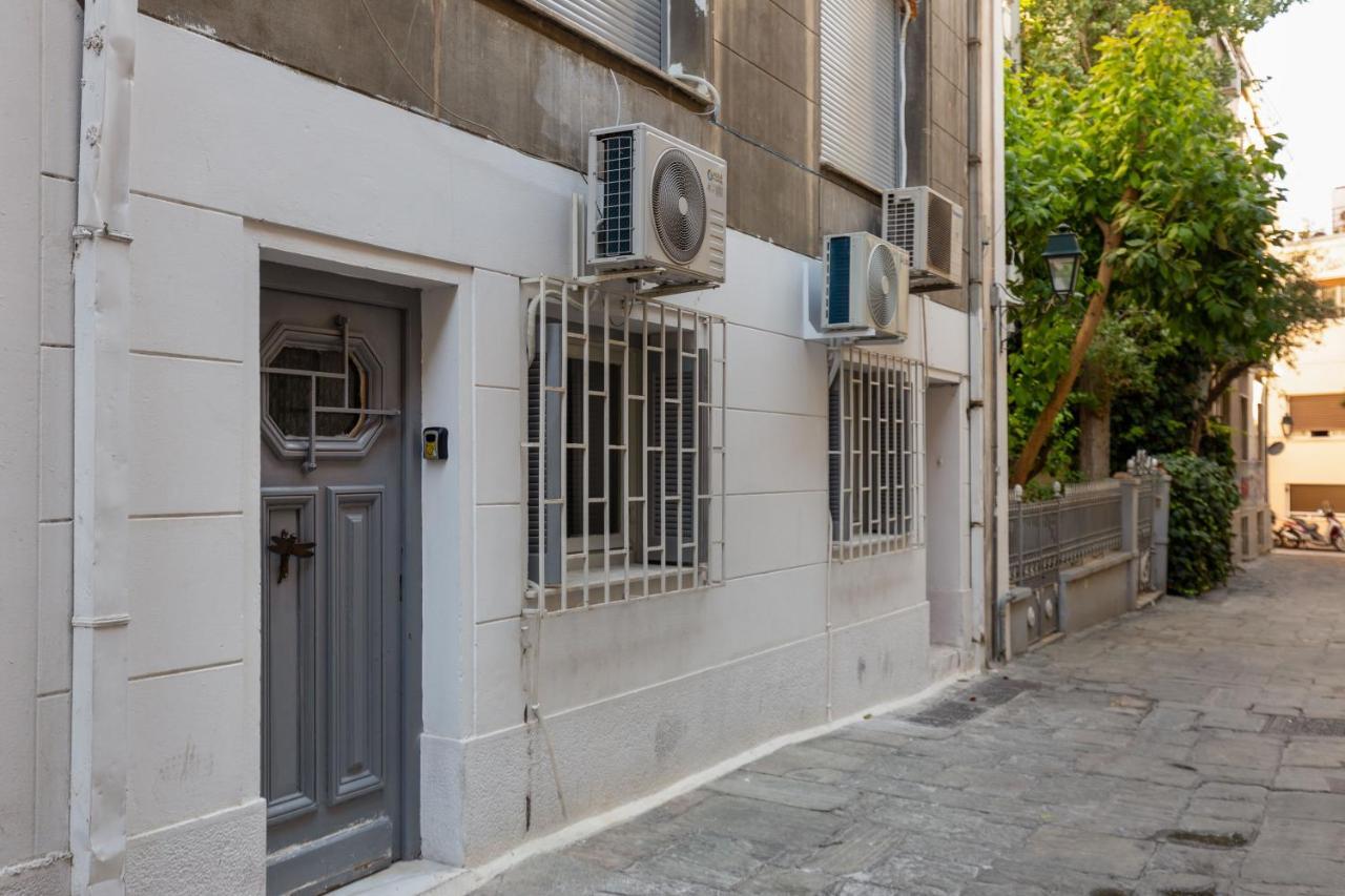 Central Apartment In The Heart Of Historic Center Athén Kültér fotó