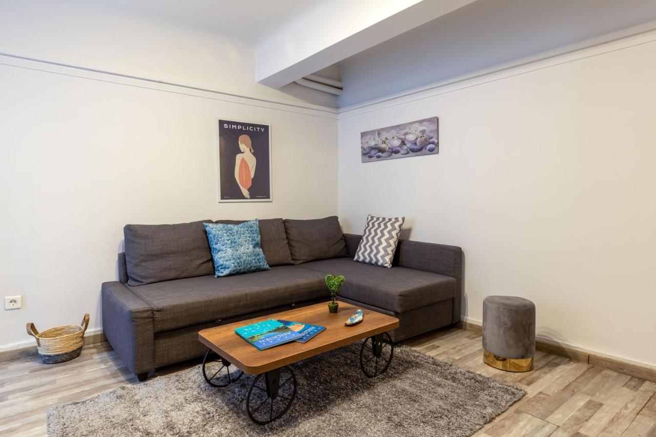Central Apartment In The Heart Of Historic Center Athén Kültér fotó