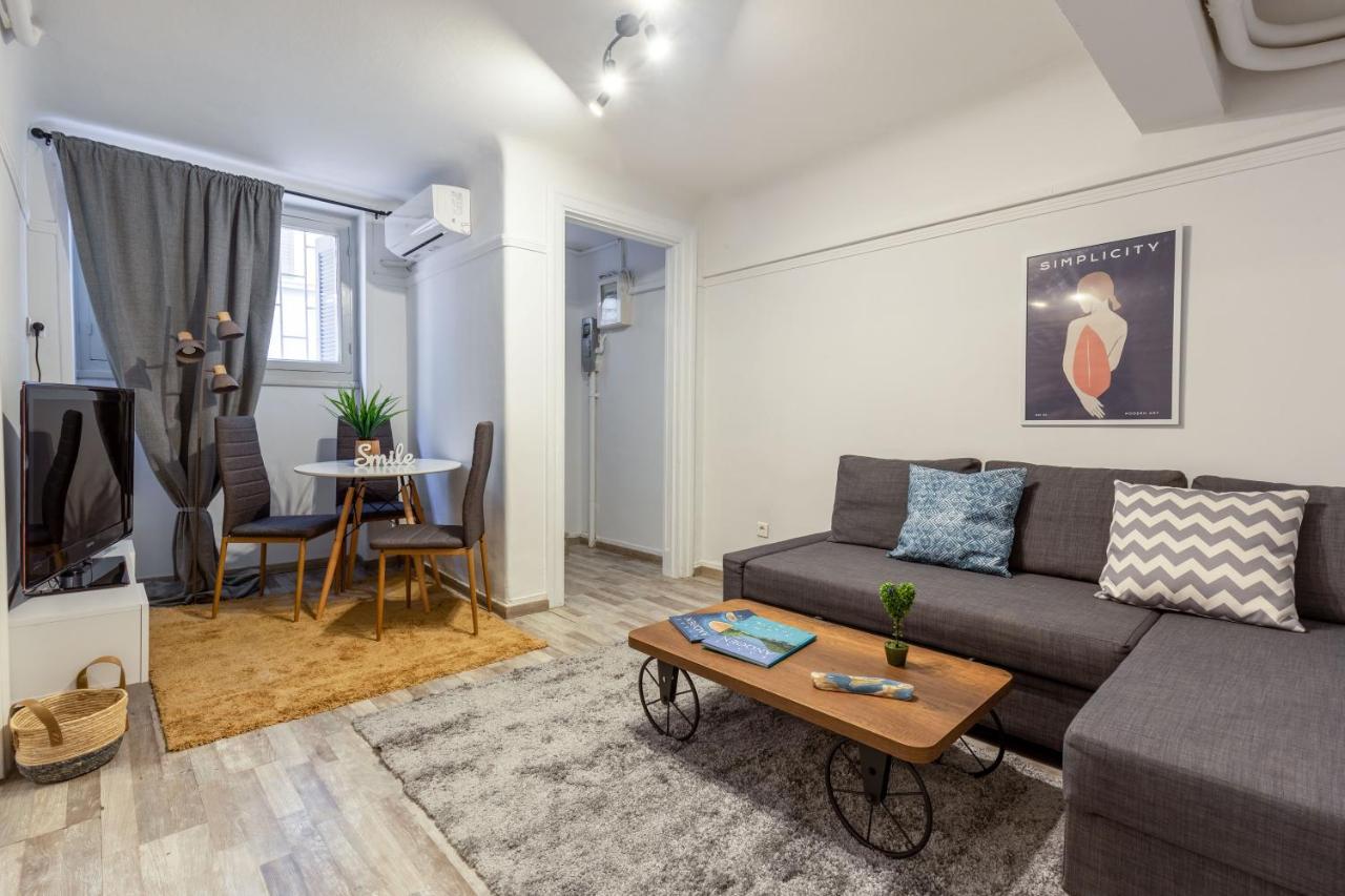 Central Apartment In The Heart Of Historic Center Athén Kültér fotó